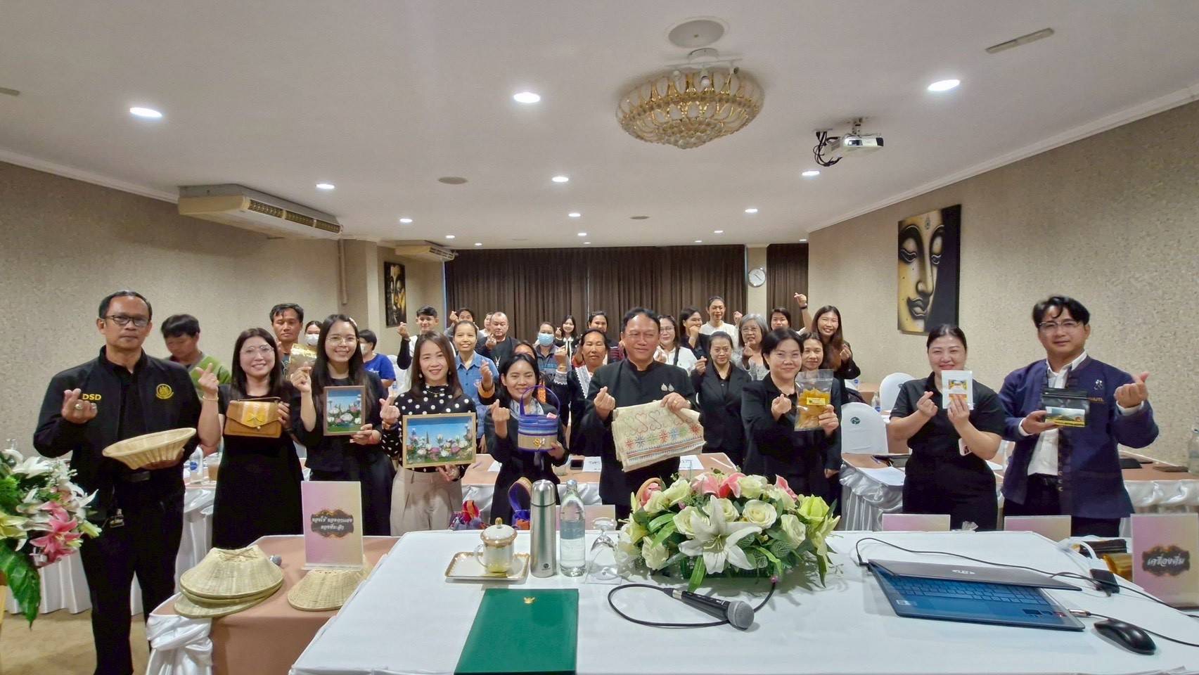 🌈พช.ตาก : ดำเนินโครงการส่งเสริมกระบวนการเครือข่ายองค์ความรู้ (Knowledge-Based OTOP : KBO) กิจกรรมที่ 1 พัฒนาศักยภาพเครือข่ายองค์ความรู้ (Knowledge - Based OTOP : KBO) ประชุมเชิงปฏิบัติการให้ความรู้แก่ผู้ผลิต ผู้ประกอบการ OTOP ในการสร้างสรรค์ผลิตภัณฑ์ใหม่