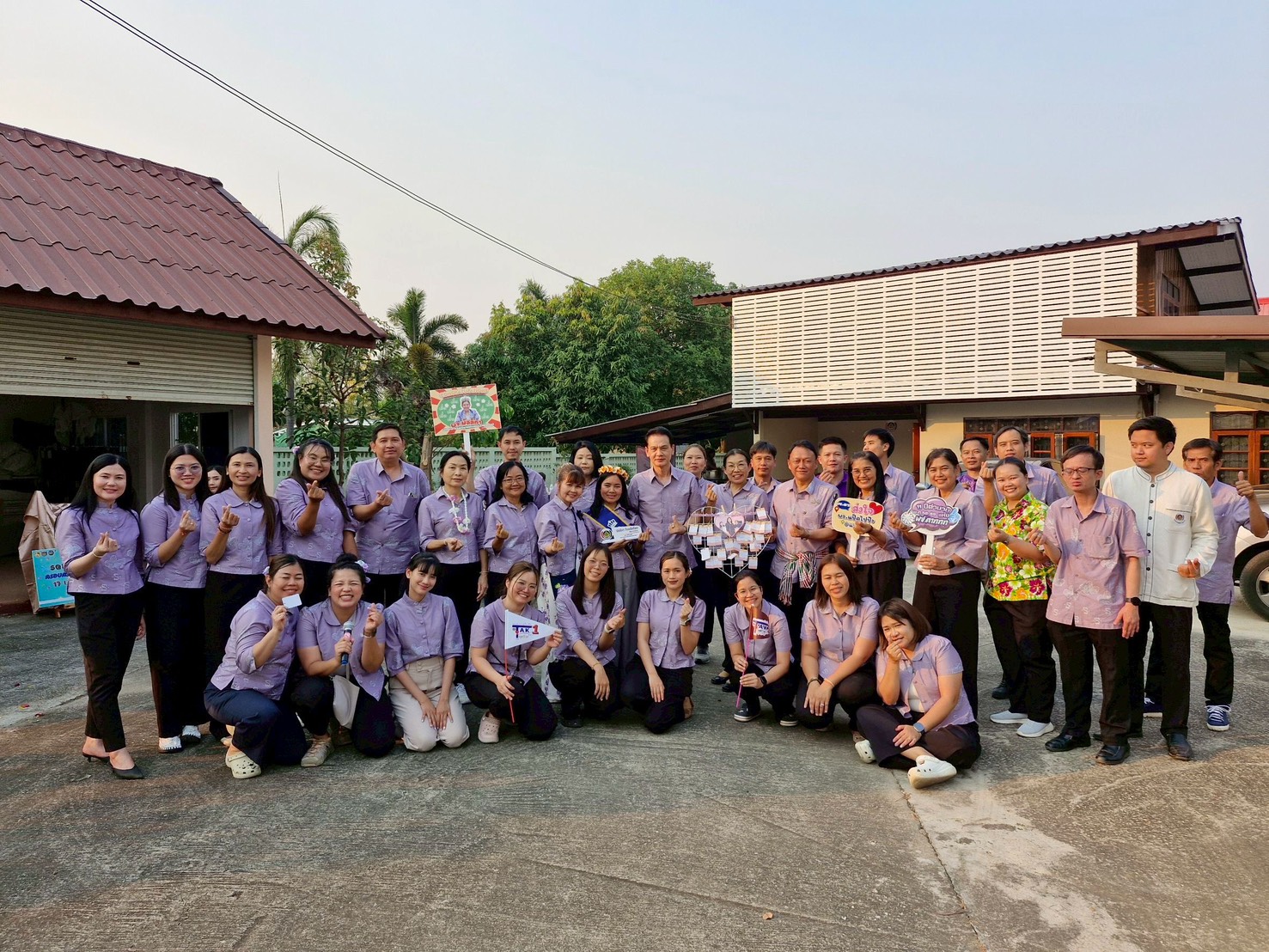 🌈 พช.ตาก : สรงน้ำพระ และรดน้ำขอพรพัฒนาการจังหวัดตาก เนื่องในโอกาสเทศกาลสงกรานต์ และปีใหม่ไทย ประจำปี 2569