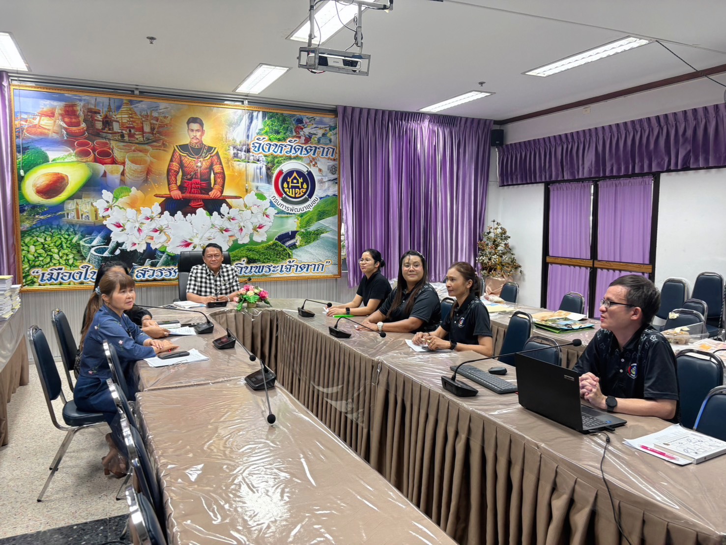 🌈 พช.ตาก : ประชุมติดตามการขับเคลื่อนโครงการพัฒนาชุมชนใสสะอาด เสริมสร้างสำนักงานโปร่งใส พร้อมยกระดับการบริการประชาชน